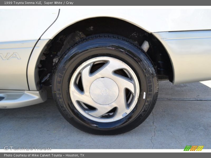 Super White / Gray 1999 Toyota Sienna XLE