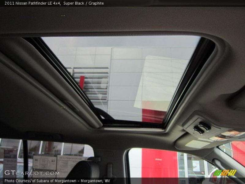 Super Black / Graphite 2011 Nissan Pathfinder LE 4x4