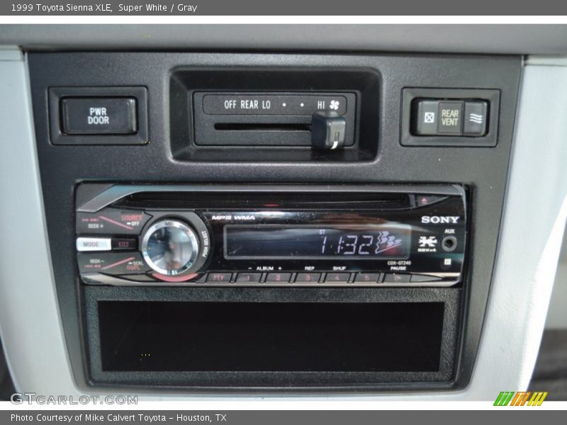 Super White / Gray 1999 Toyota Sienna XLE