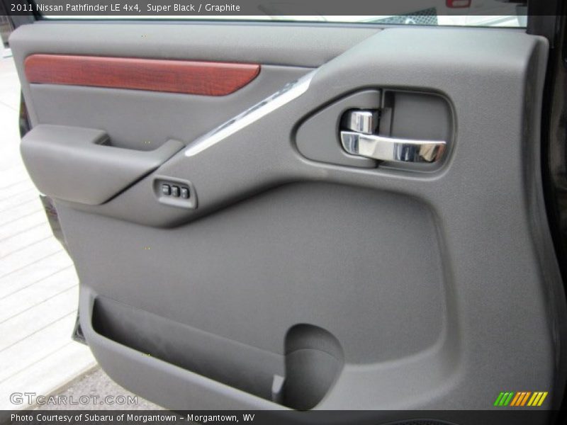Super Black / Graphite 2011 Nissan Pathfinder LE 4x4