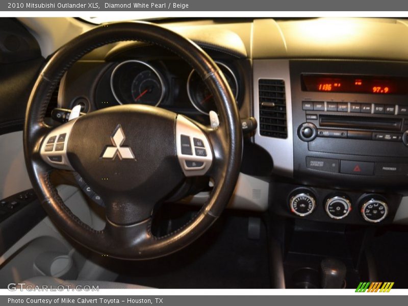 Diamond White Pearl / Beige 2010 Mitsubishi Outlander XLS