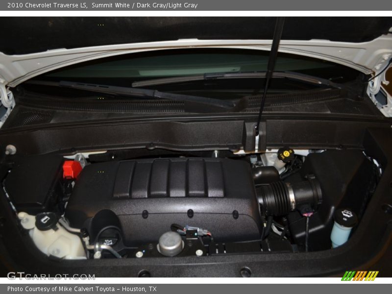 Summit White / Dark Gray/Light Gray 2010 Chevrolet Traverse LS