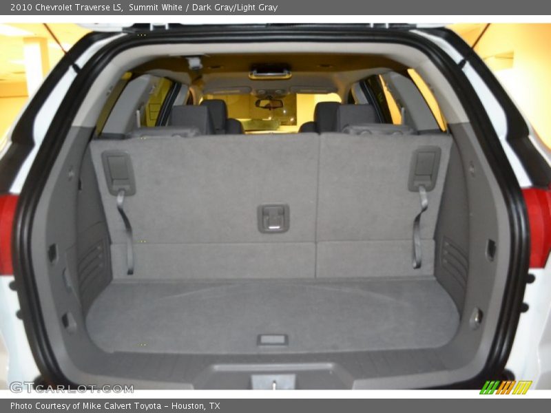 Summit White / Dark Gray/Light Gray 2010 Chevrolet Traverse LS