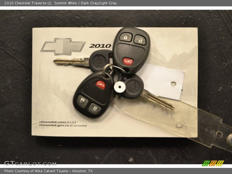 Summit White / Dark Gray/Light Gray 2010 Chevrolet Traverse LS