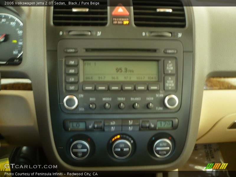 Black / Pure Beige 2006 Volkswagen Jetta 2.0T Sedan
