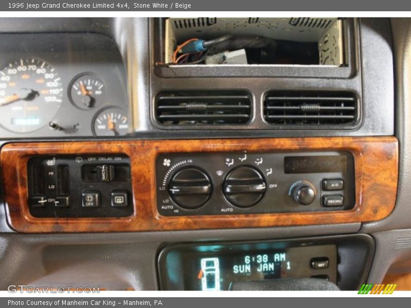 Stone White / Beige 1996 Jeep Grand Cherokee Limited 4x4