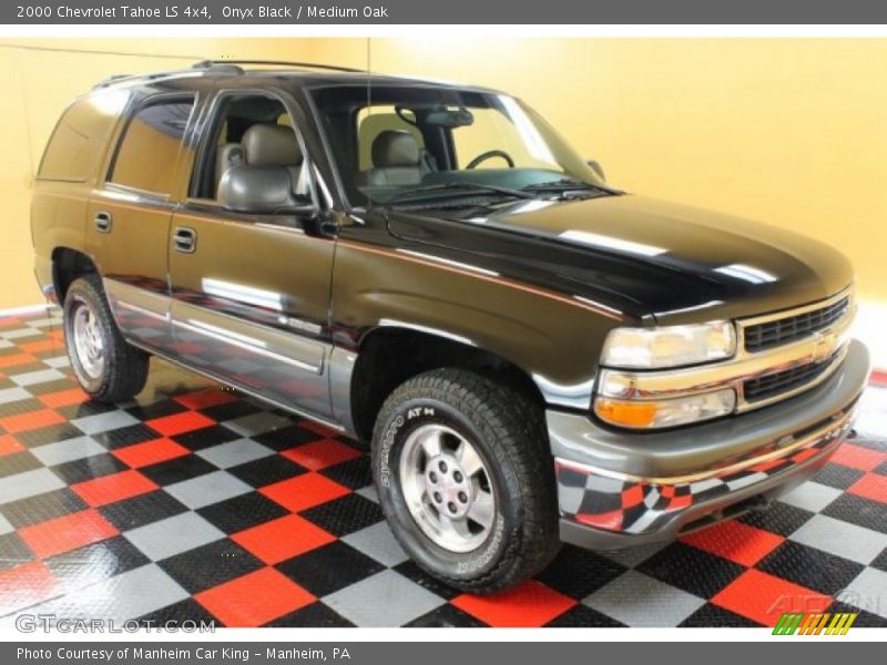 Onyx Black / Medium Oak 2000 Chevrolet Tahoe LS 4x4