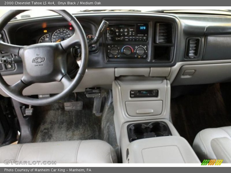 Onyx Black / Medium Oak 2000 Chevrolet Tahoe LS 4x4