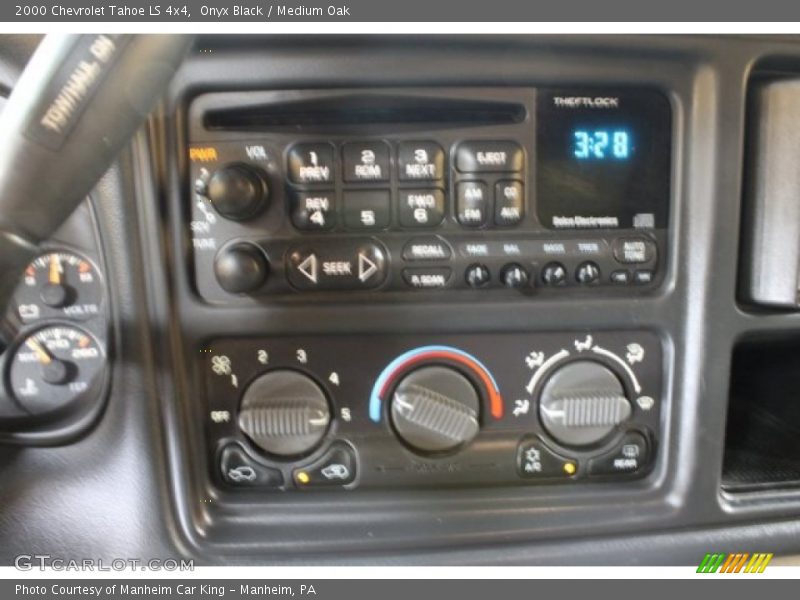 Onyx Black / Medium Oak 2000 Chevrolet Tahoe LS 4x4
