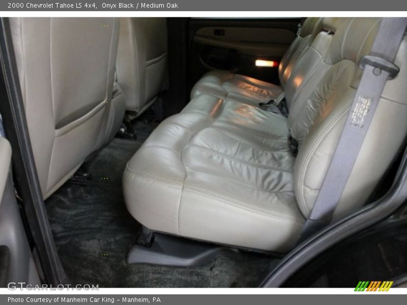 Onyx Black / Medium Oak 2000 Chevrolet Tahoe LS 4x4