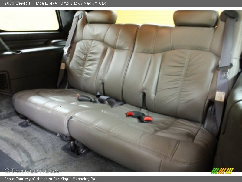 Onyx Black / Medium Oak 2000 Chevrolet Tahoe LS 4x4