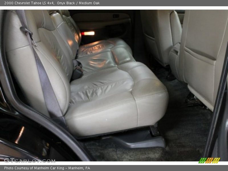 Onyx Black / Medium Oak 2000 Chevrolet Tahoe LS 4x4