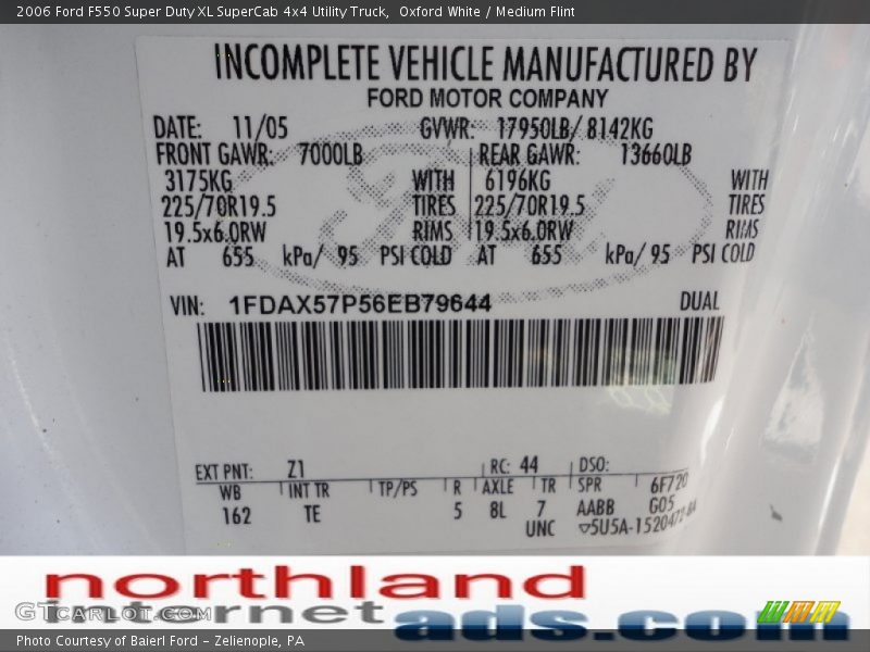 Oxford White / Medium Flint 2006 Ford F550 Super Duty XL SuperCab 4x4 Utility Truck