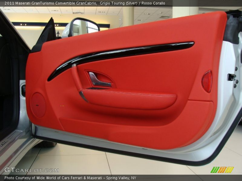 Door Panel of 2011 GranTurismo Convertible GranCabrio