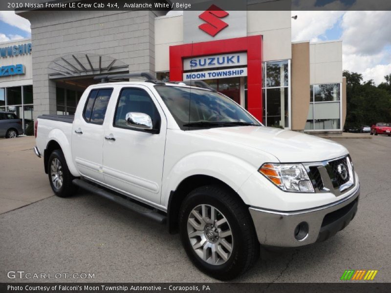 Avalanche White / Beige 2010 Nissan Frontier LE Crew Cab 4x4