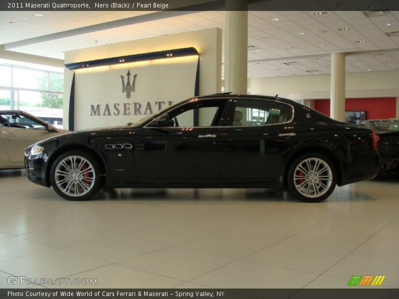 Nero (Black) / Pearl Beige 2011 Maserati Quattroporte