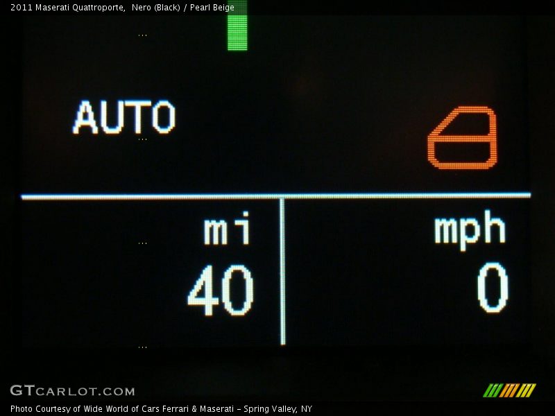 Nero (Black) / Pearl Beige 2011 Maserati Quattroporte