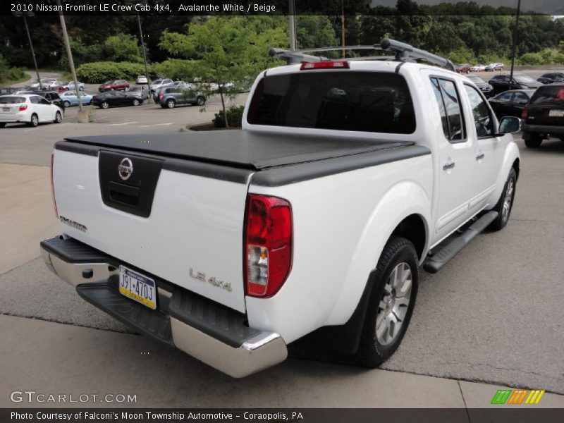 Avalanche White / Beige 2010 Nissan Frontier LE Crew Cab 4x4