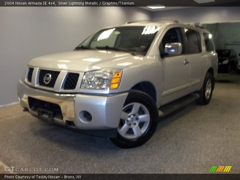 Silver Lightning Metallic / Graphite/Titanium 2004 Nissan Armada SE 4x4