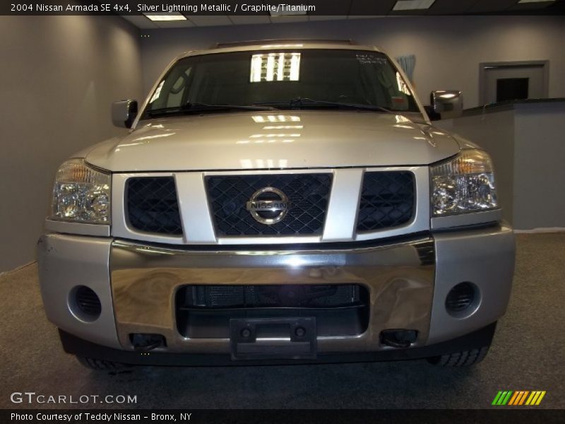 Silver Lightning Metallic / Graphite/Titanium 2004 Nissan Armada SE 4x4