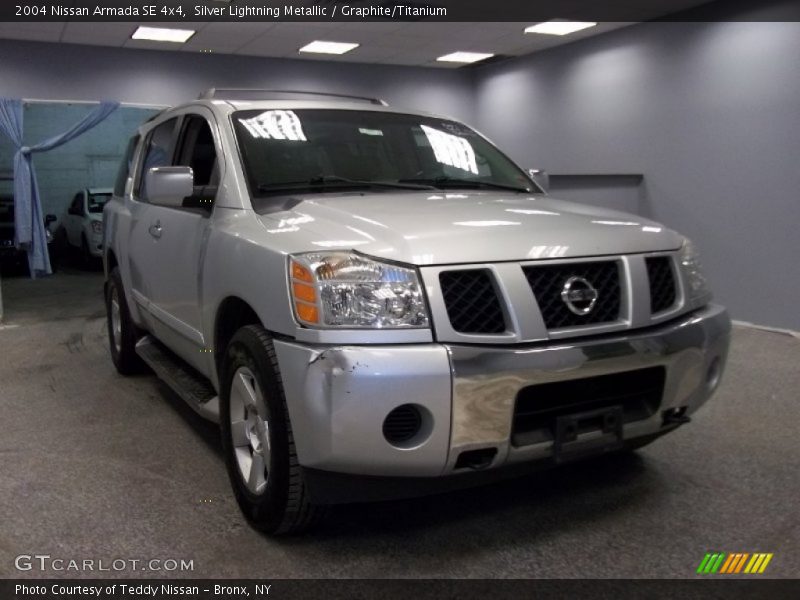 Silver Lightning Metallic / Graphite/Titanium 2004 Nissan Armada SE 4x4