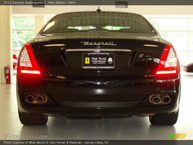 Nero (Black) / Nero 2011 Maserati Quattroporte S