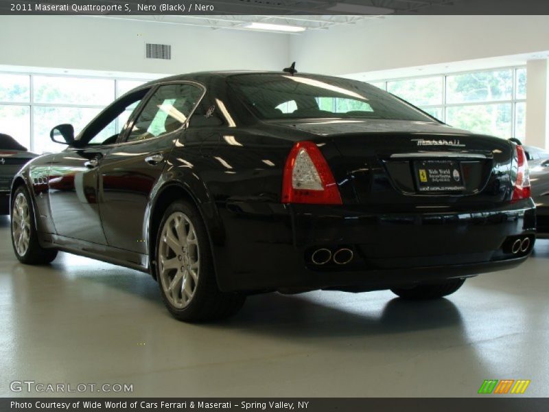 Nero (Black) / Nero 2011 Maserati Quattroporte S