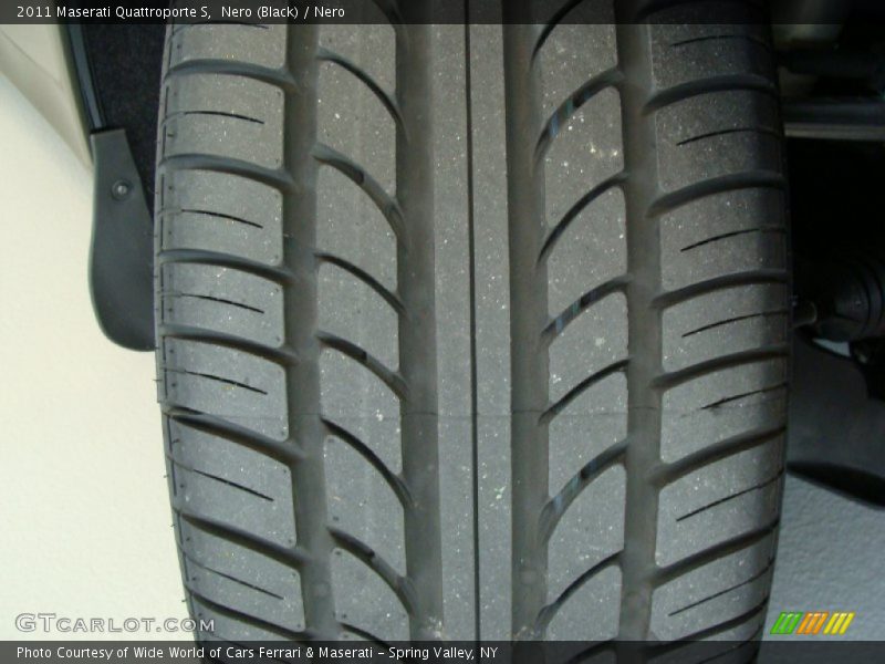 Nero (Black) / Nero 2011 Maserati Quattroporte S