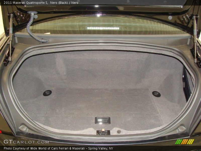 Nero (Black) / Nero 2011 Maserati Quattroporte S