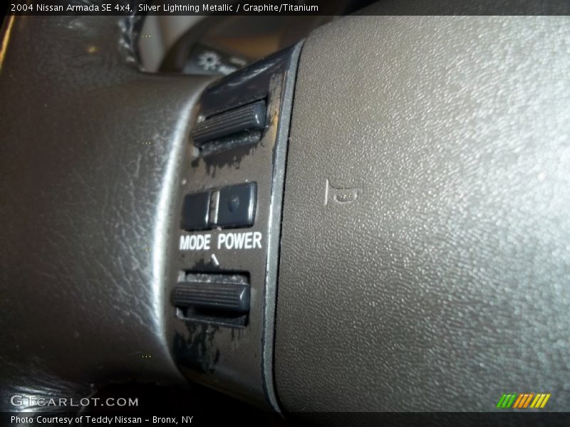Silver Lightning Metallic / Graphite/Titanium 2004 Nissan Armada SE 4x4