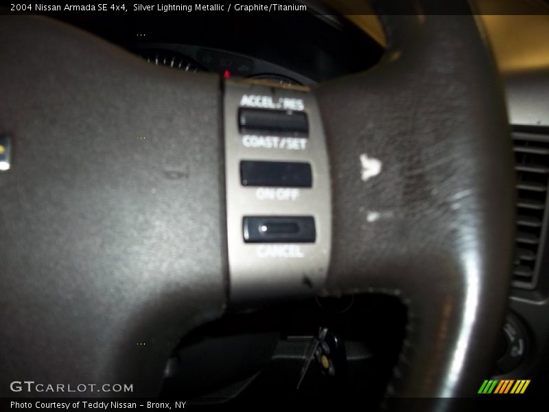 Silver Lightning Metallic / Graphite/Titanium 2004 Nissan Armada SE 4x4