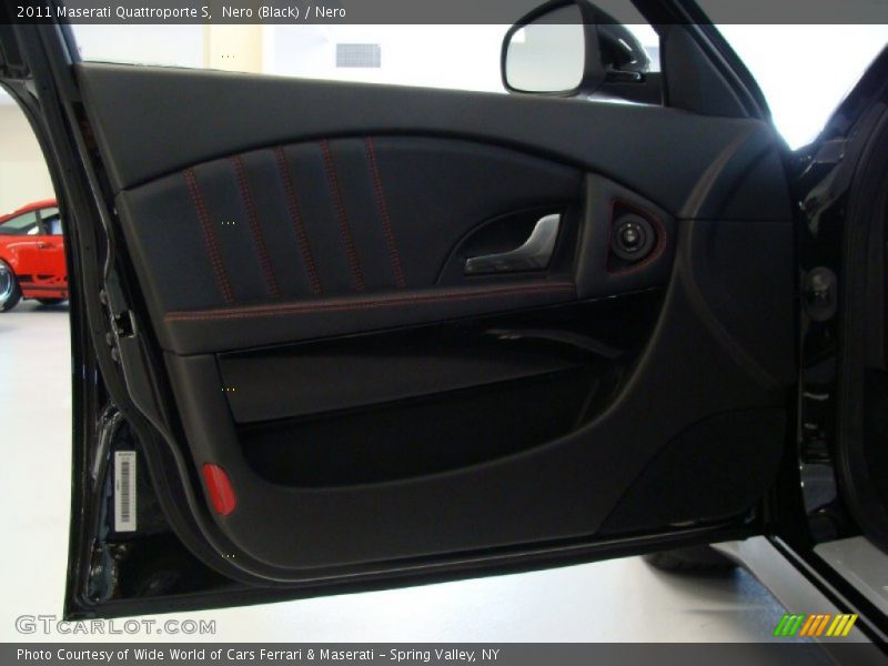 Nero (Black) / Nero 2011 Maserati Quattroporte S