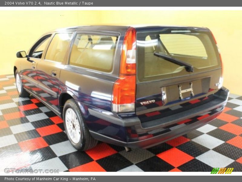 Nautic Blue Metallic / Taupe 2004 Volvo V70 2.4