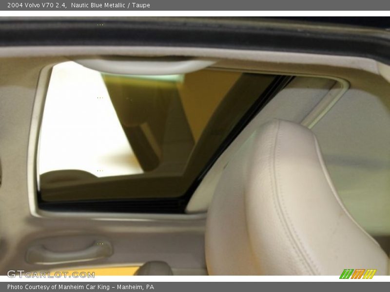 Nautic Blue Metallic / Taupe 2004 Volvo V70 2.4
