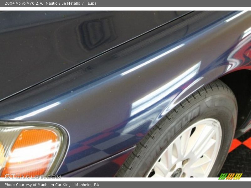 Nautic Blue Metallic / Taupe 2004 Volvo V70 2.4