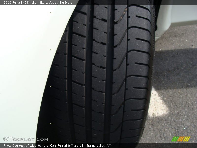 Bianco Avus / Blu Scuro 2010 Ferrari 458 Italia