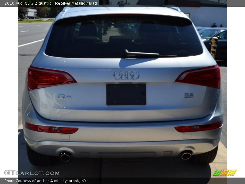 Ice Silver Metallic / Black 2010 Audi Q5 3.2 quattro