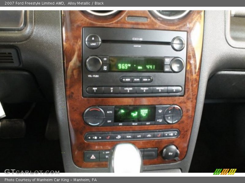 Audio System of 2007 Freestyle Limited AWD
