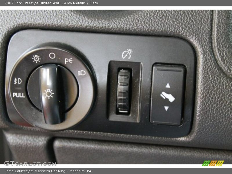 Controls of 2007 Freestyle Limited AWD