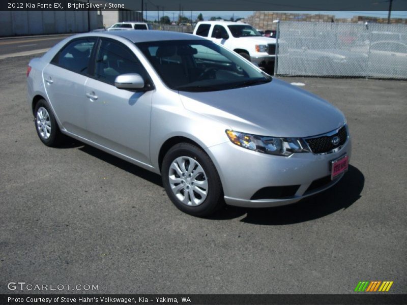 Front 3/4 View of 2012 Forte EX