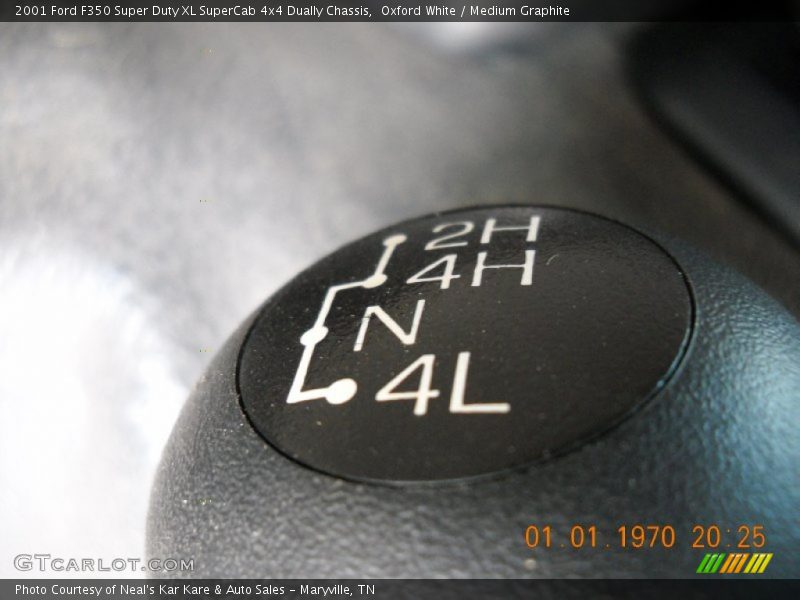 Oxford White / Medium Graphite 2001 Ford F350 Super Duty XL SuperCab 4x4 Dually Chassis