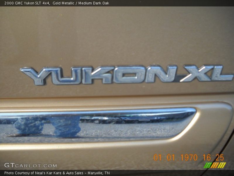 Gold Metallic / Medium Dark Oak 2000 GMC Yukon SLT 4x4