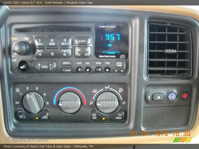 Gold Metallic / Medium Dark Oak 2000 GMC Yukon SLT 4x4