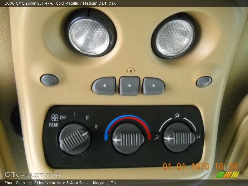 Gold Metallic / Medium Dark Oak 2000 GMC Yukon SLT 4x4