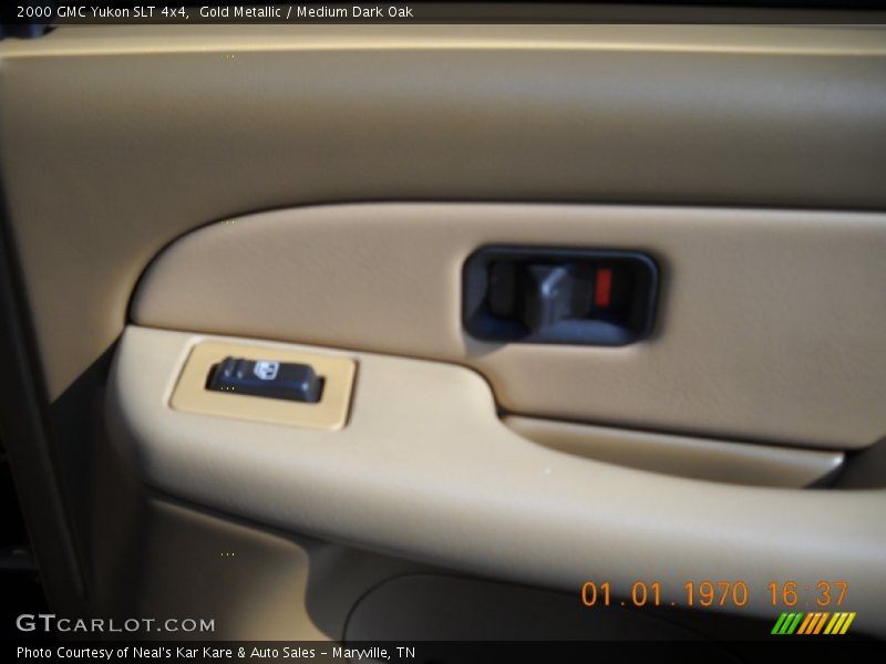 Gold Metallic / Medium Dark Oak 2000 GMC Yukon SLT 4x4