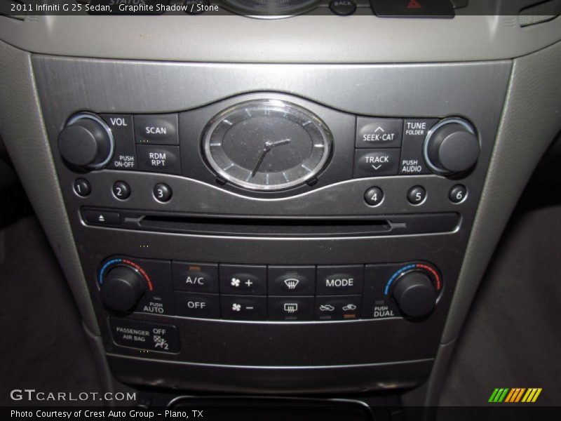 Controls of 2011 G 25 Sedan