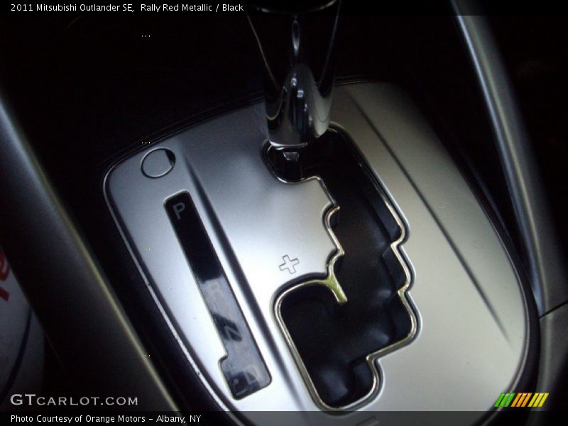 Rally Red Metallic / Black 2011 Mitsubishi Outlander SE