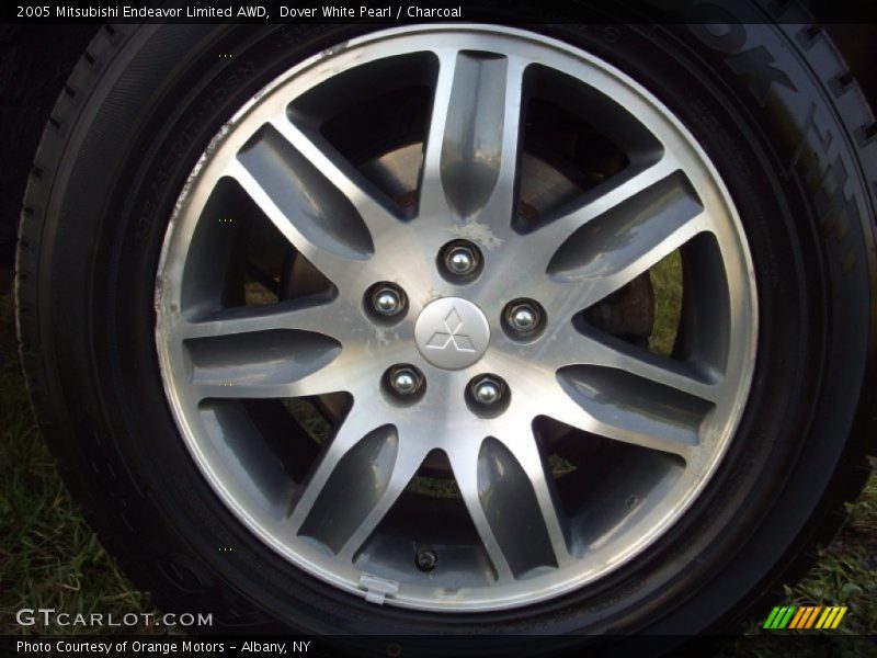 Dover White Pearl / Charcoal 2005 Mitsubishi Endeavor Limited AWD