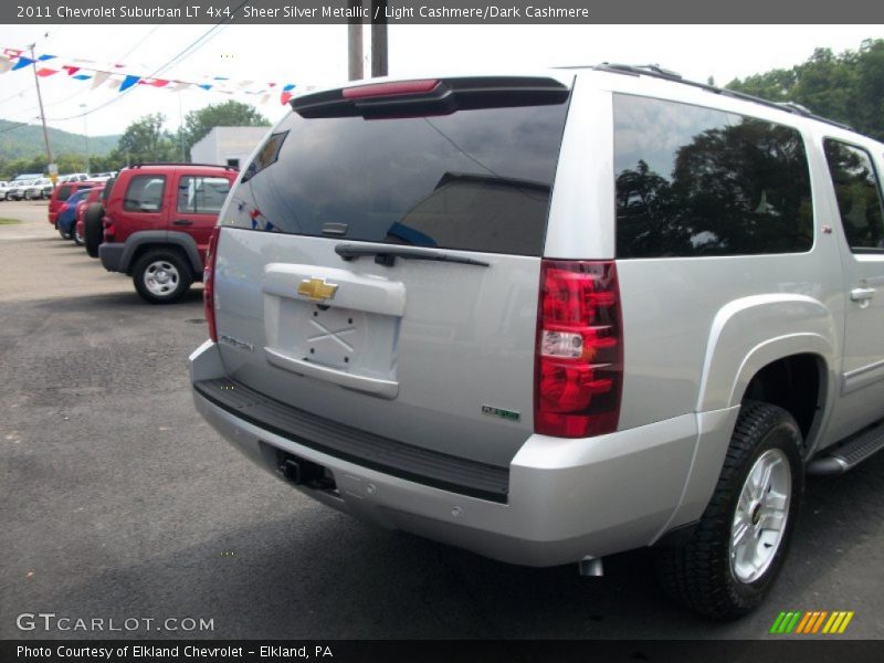 Sheer Silver Metallic / Light Cashmere/Dark Cashmere 2011 Chevrolet Suburban LT 4x4