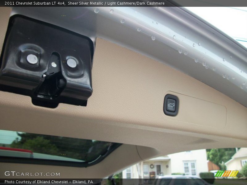 Sheer Silver Metallic / Light Cashmere/Dark Cashmere 2011 Chevrolet Suburban LT 4x4